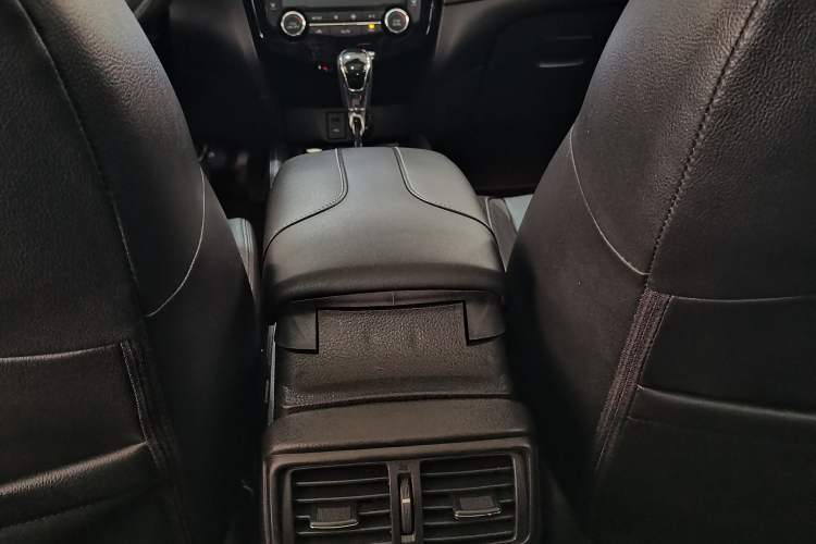 Used Nissan X-Trail 2020 2.0L XL ITS 3-Row CVT 2WD SmartConnect 7-Seater Comfort Edition
