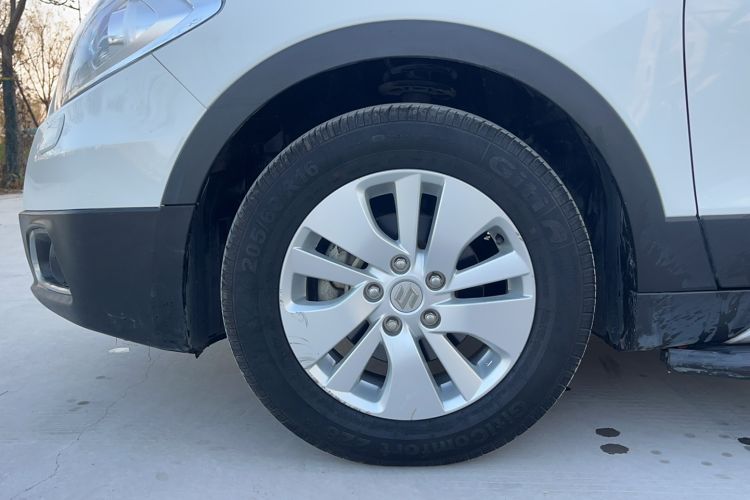 Used Suzuki S-Cross 2014 1.6L CVT Two-Wheel Drive Elite Version