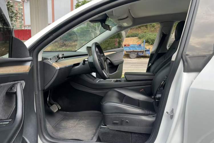 Used Tesla Model 3 2020 Revised Version Standard Range Rear-Wheel Drive – Upgraded Edition Interior 2