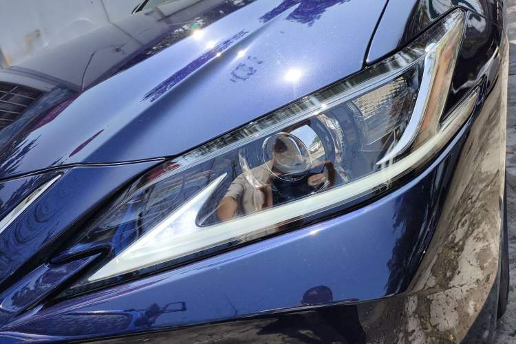 Used Lexus ES 2020 300h Premier Edition
