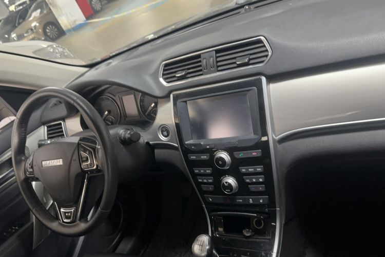 Used Haval H2 2017 Red-Label 1.5T Manual Two-Wheel Drive Luxury Model