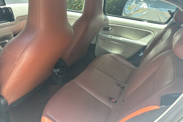 Used Volkswagen up! 2015 1.0L move up!