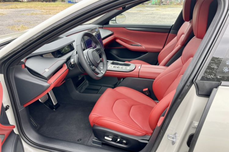 Used Xiaomi Auto SU7 2024 Four-Wheel Drive Ultra-Long Range Advanced Intelligent Driving Max Edition
