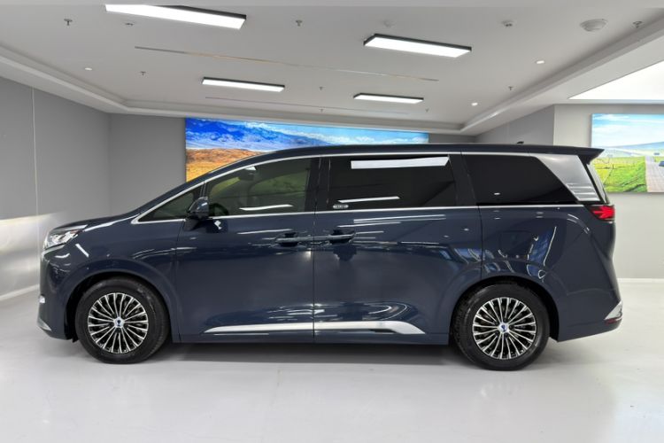Used Denza D9 2022 DM-i 970 Four-Wheel Drive Prestige Model
