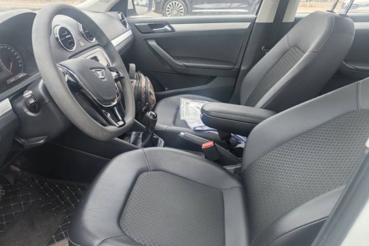 Used Jetta VA3 2021 1.5L Manual Enjoyment Edition Interior 3