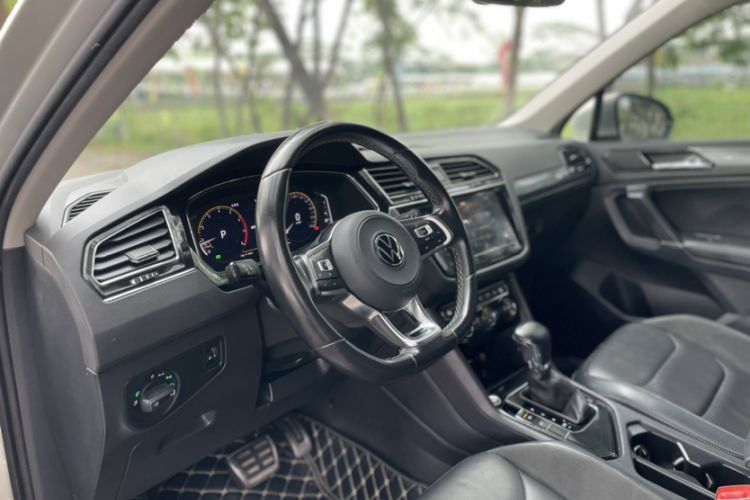 Used Volkswagen Tiguan L 2021 330TSI Automatic Two-Wheel Drive R-Line Enhanced Edition
