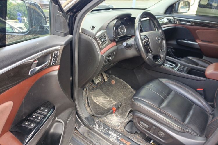 Used GAC Trumpchi GS8 2017 320T Two-Wheel Drive Luxury Smart Connectivity Version (7 Seats)