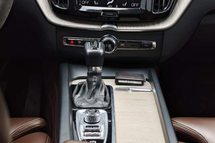 Used Volvo XC60 2020 T5 4x4 Smart Luxury Edition
