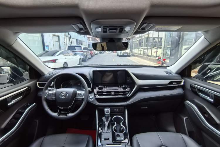 Used Toyota Highlander 2023 2.5L Smart Electric Hybrid Dual-Motor All-Wheel-Drive Luxury 7-Seater