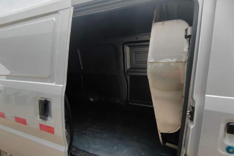 Used Wuling Rongguang EV 2023 Base Model Enclosed-Window Vehicle with 2 Seats Powered by Huating Battery