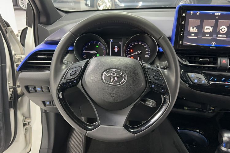 Used Toyota IZOA 2018 2.0L Yichi Edition China V Standard