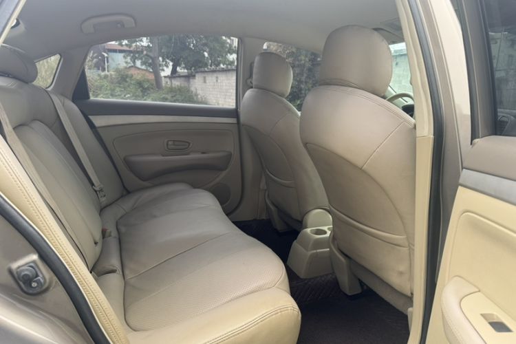 Used Nissan Sylphy 2012 Classic 1.6XE Automatic Comfort Edition Interior 3