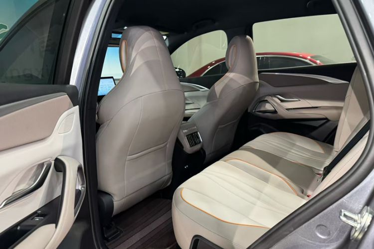 Used BYD Song Pro New Energy 2024 HONOR Edition DM-i 71KM Navigation Model