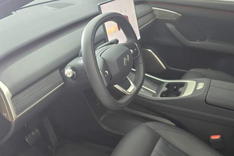 Used ONVO L60 2024 60 kWh All-Wheel Drive