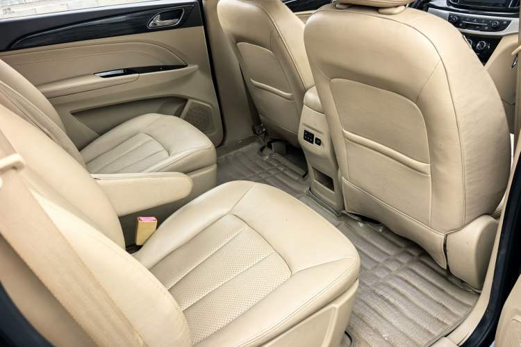 Used Baojun 730 2016 1.5T Manual Comfort Version 7 Seats
