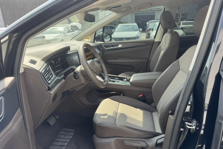 Used Volkswagen Viloran 2024 330TSI Business Edition Interior 5