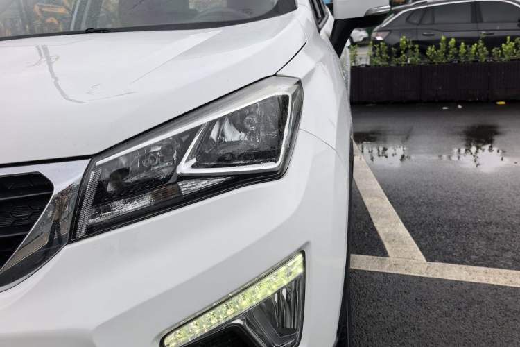 Used CHANGAN CS15 2016 1.5L Manual Fashion Edition
