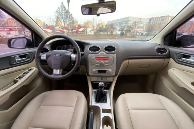 Used Ford Focus 2013 Hatchback Classic 1.8L Manual Fashion Edition