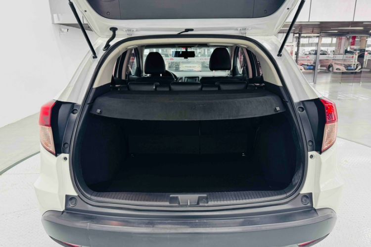 Used Honda Vezel 2017 1.8L CVT Front-Wheel Drive Pioneer Edition Trunk