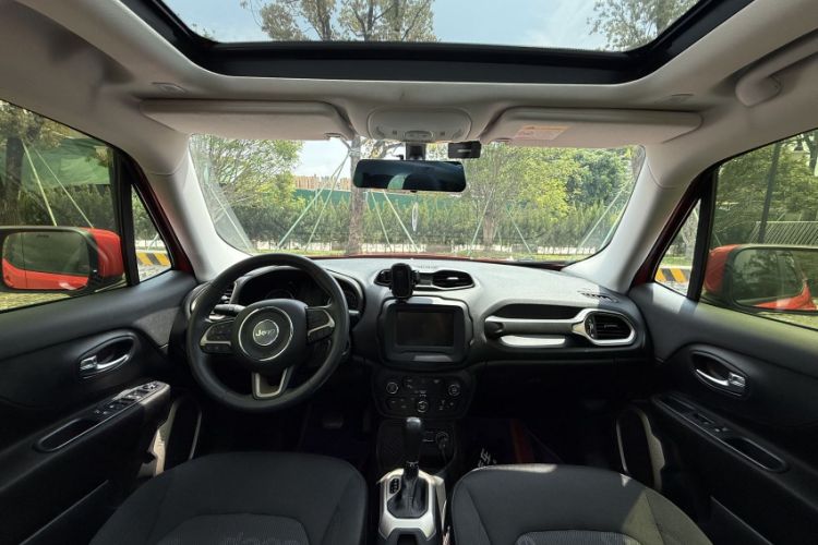 Used Jeep Renegade 2018 Connected Large Screen Version 180T Automatic High-Energy Edition