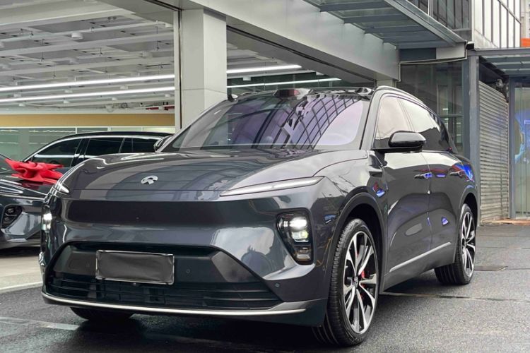 Used Nio ES8 2023 100kWh Signature Edition
