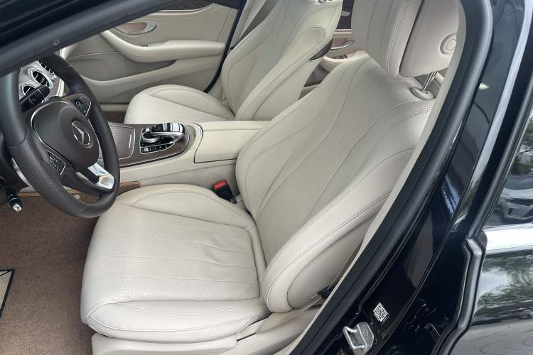 Used Mercedes-Benz E-Class 2018 Facelifted E 300 L Stylish Version Interior 8