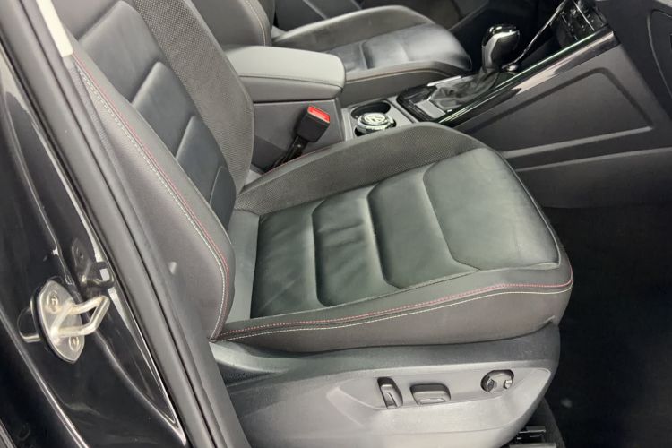 Used Volkswagen Tayron 2020 330TSI Two-Wheel Drive Luxury Smart Connectivity Version Right Front Seat