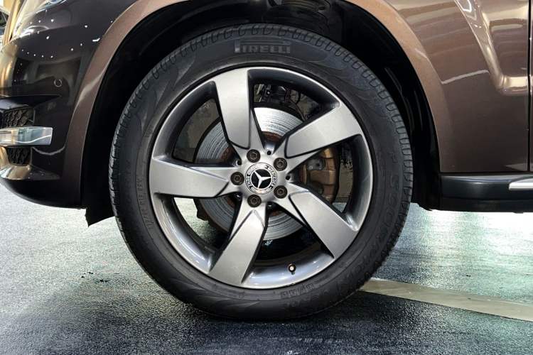 Used Mercedes-Benz GLK-Class 2013 Facelift GLK 300 4MATIC Fashion Edition Exterior 9