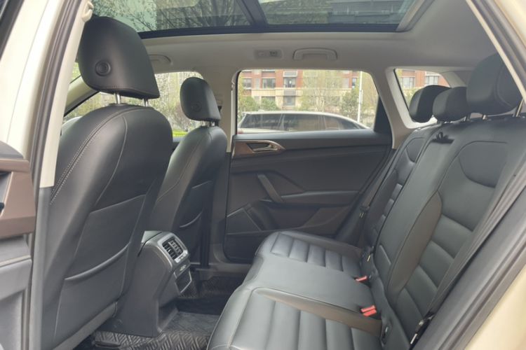 Used Volkswagen Tharu 2019 330TSI Four-Wheel Drive Luxury Edition China VI Standard
