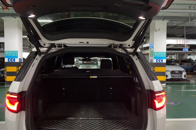 Used Land Rover Discovery Sport 2020 249 PS R-Dynamic Performance Edition Trunk