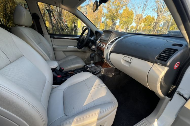 Used Mitsubishi Pajero Sport 2013 3.0L Automatic 4x4 Flagship Edition