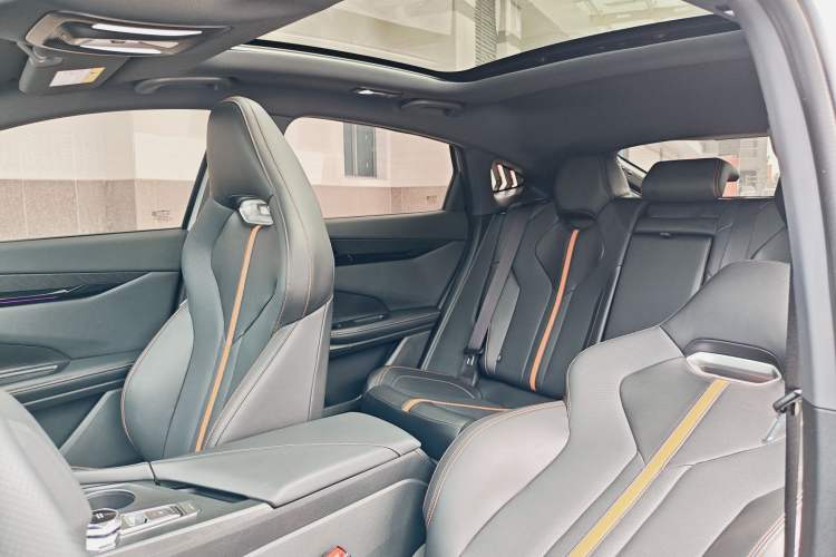 Used CHANGAN UNI-V 2025 1.5T 500Bar Prestige Version
