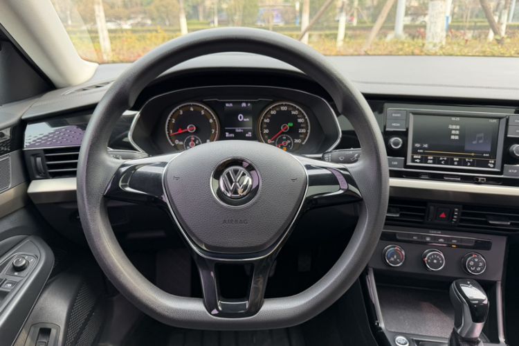 Used Volkswagen Passat 2019 280TSI Business Edition China VI Interior 5