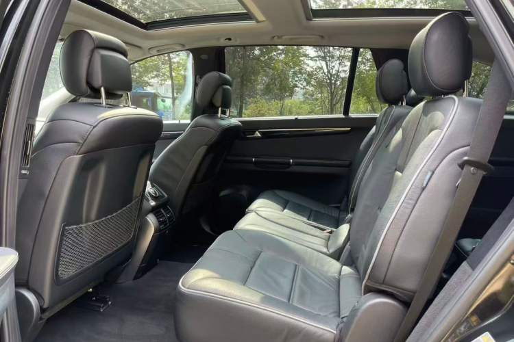 Used Mercedes-Benz R-Class 2017 R 320 4MATIC Business Edition Prestige Model
