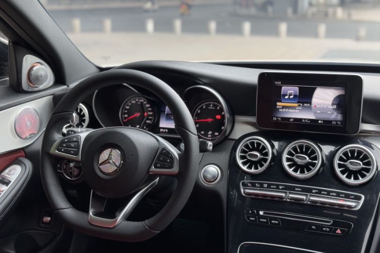 Used Mercedes-Benz C-Class 2017 C 200 Sport Edition Interior 8