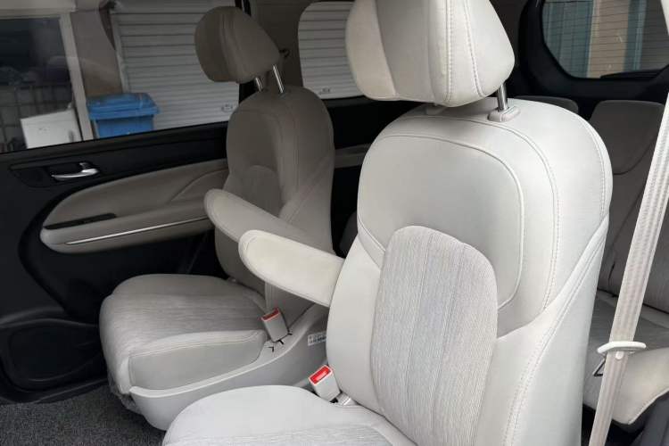 Used GAC Trumpchi M6 2021 270T DCT Elite Edition (7-seater)