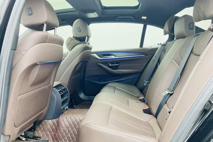 Used BMW 5 Series 2023 Restyled 530Li Leading Edition M Sport Package
