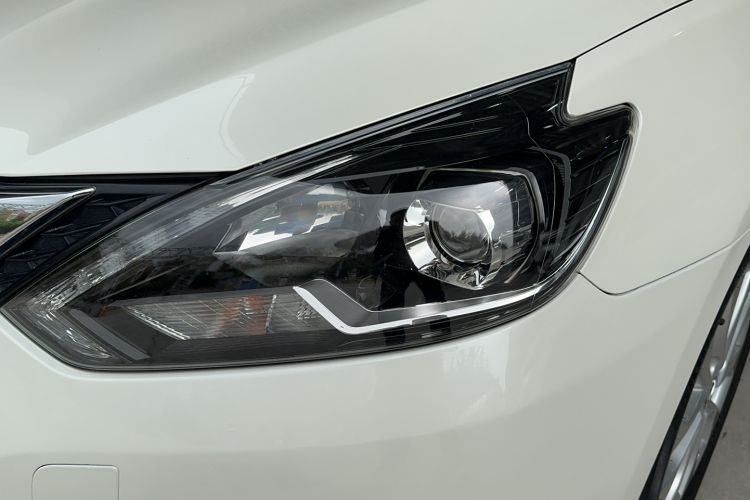 Used Nissan Sylphy 2016 1.6XV CVT Smart Enjoyment Version Left Front Headlight