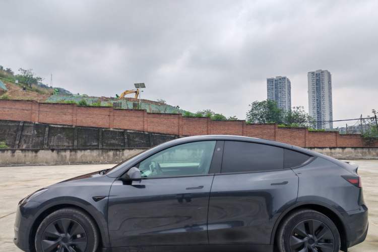 Used Tesla Model Y 2024 Long-Range All-Wheel-Drive Version