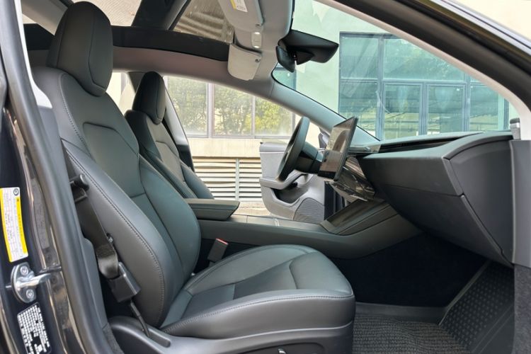 Used Tesla Model 3 2023 Rear-Wheel-Drive Version Interior 3