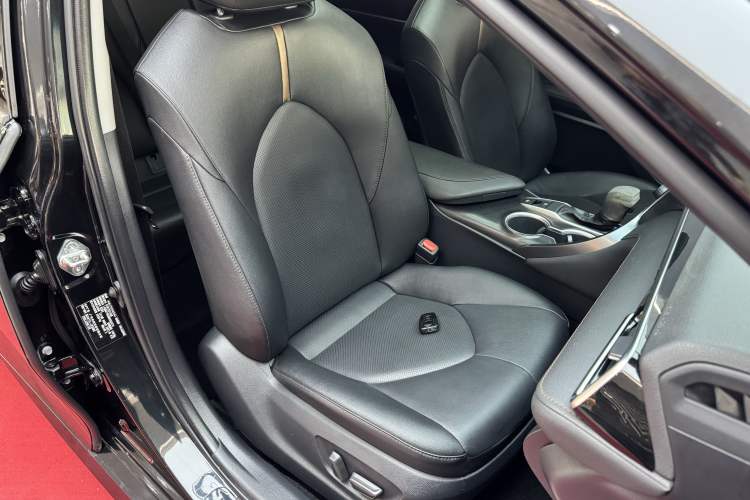 Used Toyota Camry 2021 2.0G Luxury Edition Right Front Seat