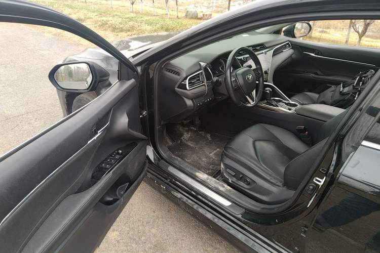 Used Toyota Camry 2019 Revised Version 2.0G Luxury Edition Interior 3