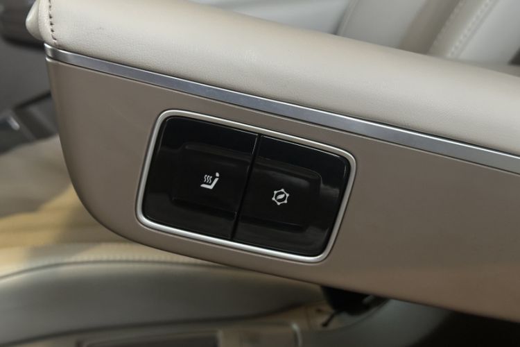 Used Roewe RX9 2023 2.0T Two-Wheel Drive Enjoyment Version
