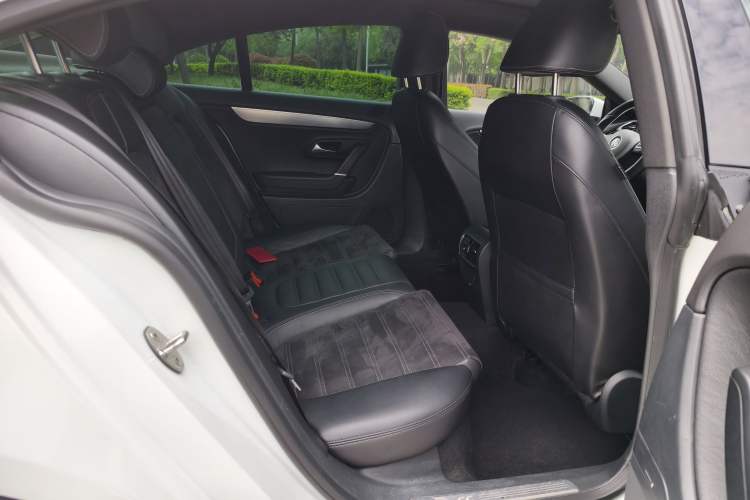 Used Volkswagen FAW-Volkswagen CC 2016 1.8TSI Luxury Model Interior 2