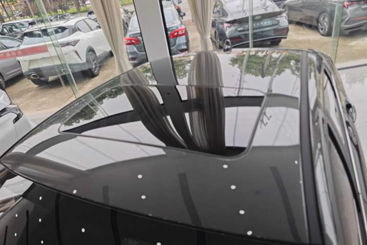 Used Hyundai Elantra 2023 1.5L CVT LUX Prestige Edition
