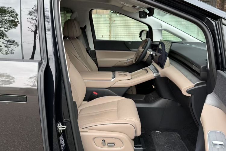 Used XPeng X9 2024 702 Ultra-Long Range Pro