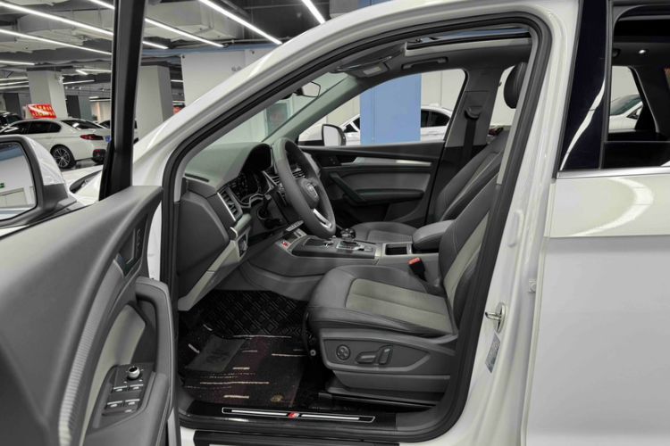 Used Audi Q5L 2018 45 TFSI Prestige Fashion Edition China V Emission Standard Interior 4