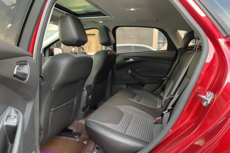 Used Ford Focus 2017 Hatchback 1.6L Automatic Fashion Edition Smart Drive Version Interior 2