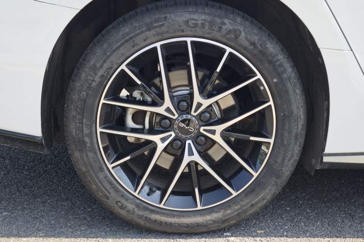 Used BYD Seal 2024 HONOR Edition DM-i 1.5L 121km Prestige Model