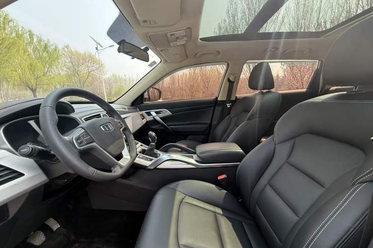 Used Geely Auto Emgrand X7 Sport 2016 2.0L Manual Smart Connect Version Interior 1